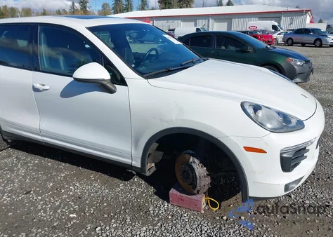 2016 Porsche Cayenne z USA, uszkodzony, nr VIN WP1AA2A29GLA01362